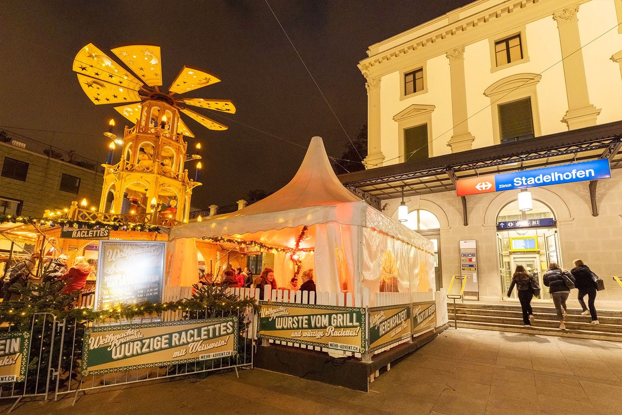 Weihnachtspyramide beim Stadelhofen