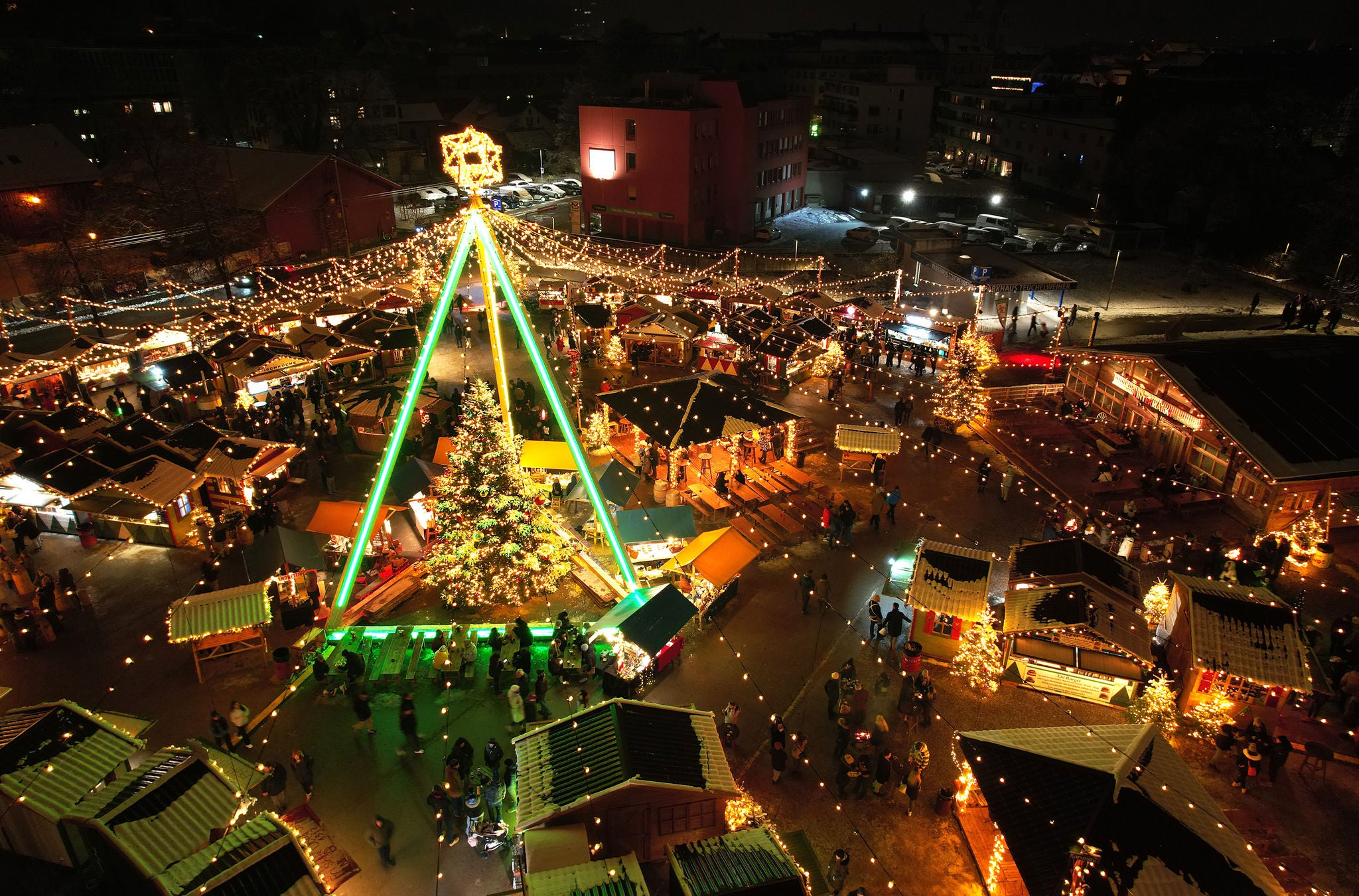 Lichterdach vom Winterthurer Wintermarkt