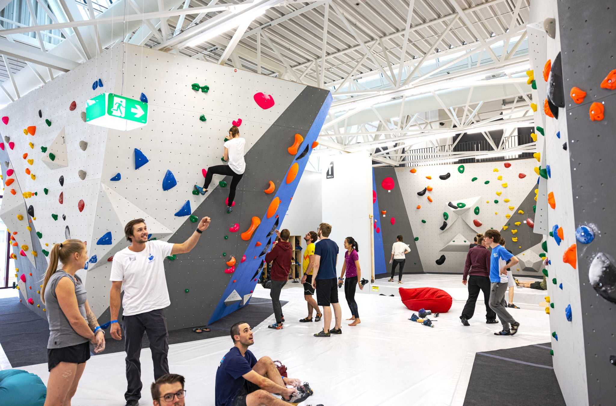 Die Halle der Boulderlounge Schlieren