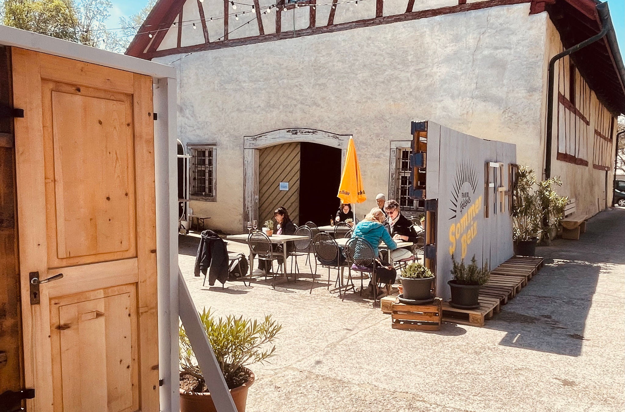 Sommerbeiz beim Kloster Fahr im Limmattal