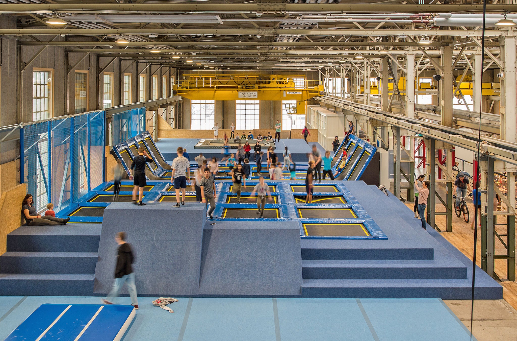 Grosse Trampoline im Skills Park Winterthur