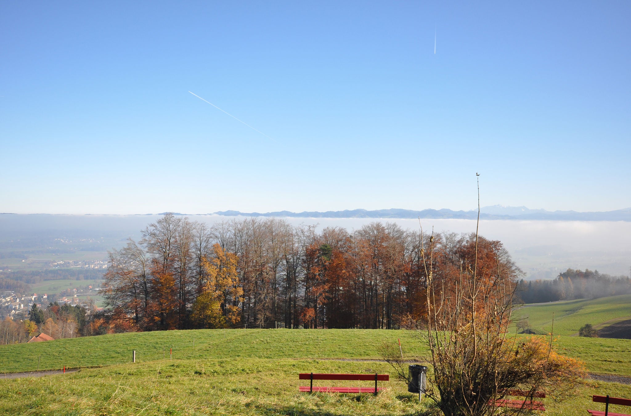 Aussicht von Pfannenstiel aus im Herbst mit Bodennebel