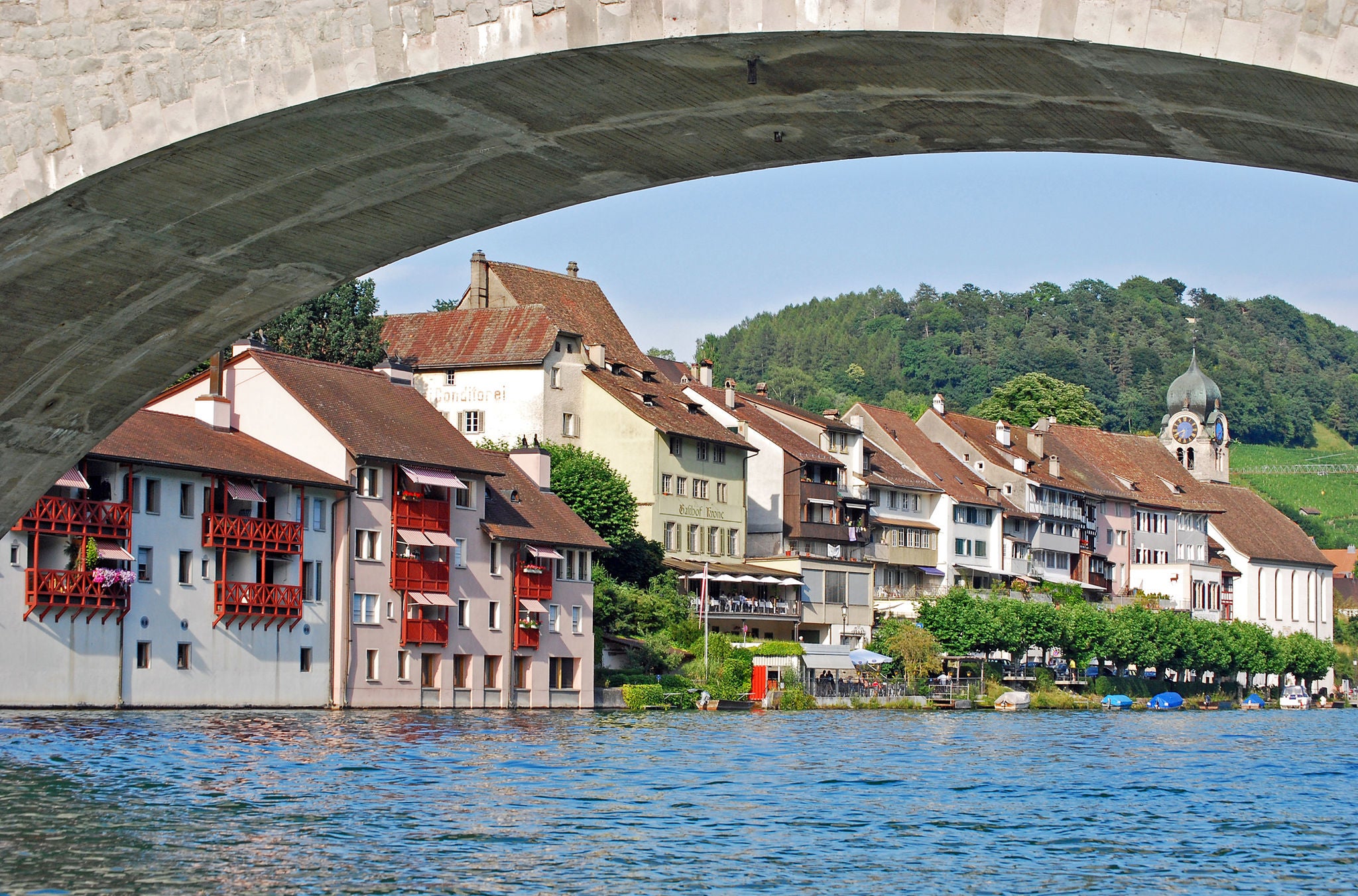 Aufnahme der Altstadt Eglisau direkt am Wasser