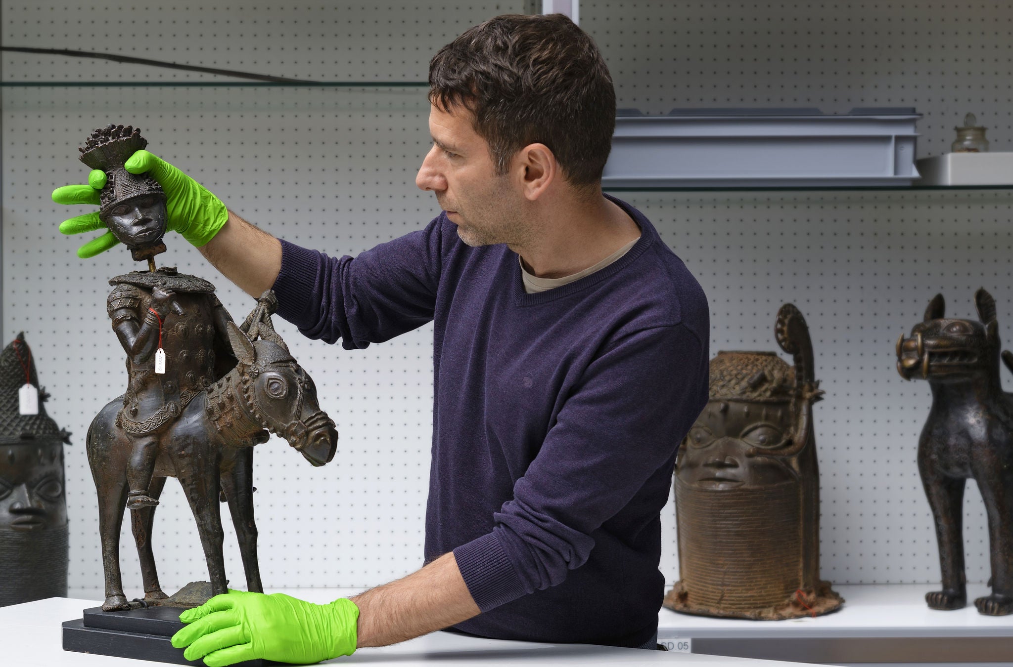 Ausstellung Benin Verpflichtet im Völkerkundemuseum der Universität Zürich