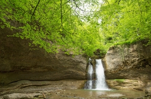 Wasserfall auf der Wanderung von Hittnau via Rosinli nach Kempten